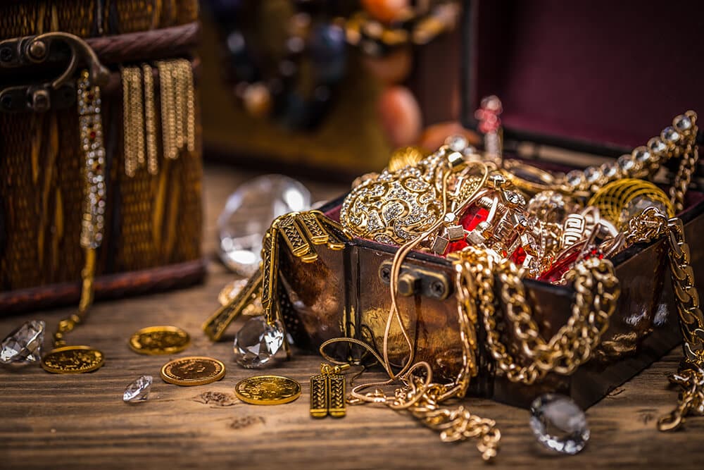 Pirate treasure chest full of jewelery